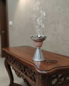 Incienso Árabe Premium en Virutas para Aromatizar el Hogar y Refrescar el Aire, Madera con Aroma a Oud Tradicional para Quemar en Bakhoor - Product Image 3