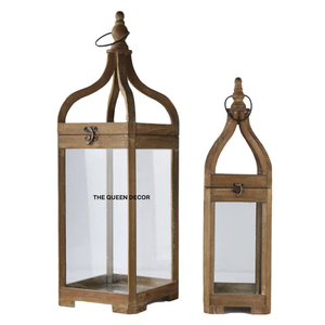 Lanterne suspendue élégante et luxueuse en métal doré et verre, faite à la main, pour balcon domestique, avec pot à bougie unique en béton, en vente - Product Image 5