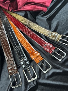 Cinturón de Cuero Genuino de 1.5 Pulgadas con Logotipo Personalizado, Correa con Hebilla de Bloqueo Automático, Producto Personalizable - Product Image 6