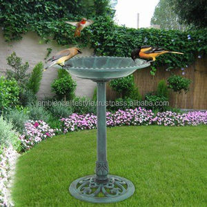 Bain d'oiseaux en métal de qualité supérieure, décoratif pour jardin extérieur, sur piédestal, durable, finition résistante à la rouille, pour l'aménagement paysager de jardin. - Product Image 4