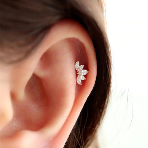 Fabricante de Labrets de Diamantes Marquise en Oro Sólido de 14K |   Fábrica de Joyería Directa |   Piercings Internos Roscados 16G 18G al por Mayor - Product Image 2