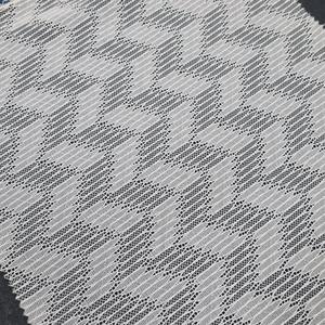 Tissu en dentelle extensible à maille géométrique 147 cm, léger, en nylon et élasthanne, tricoté chaîne, pour robes de mariée et lingerie - Product Image 4