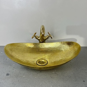 Lavabo de Lujo de Latón Martillado con Borde Festoneado Ovalado, Lavabo de Baño Artesanal Dorado para Encimera, Lavabo Tipo Vaso Premium, Decoración Artística - Product Image 1