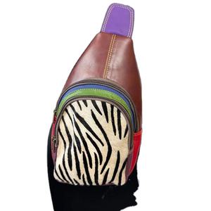 Sac bandoulière artisanal en cuir véritable – Imprimés animaliers bohèmes, fermeture éclair, prêt pour le printemps/été, durable et léger - Product Image 4