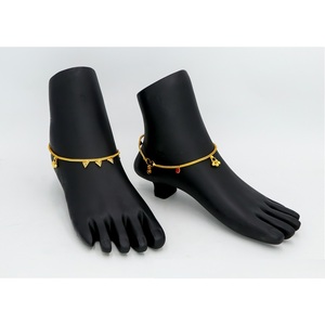 Tobilleras de cadena chapadas en oro de diseñador para mujer, joyería de pie, joyería de moda, joyería personalizada clásica para mujer - Product Image 2