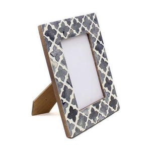 Cadres photo en bois au design élégant, finition noyer, avec bordure stylée, pour la décoration de chambre d'enfant et les occasions de pendaison de crémaillère - Product Image 4