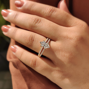 Bague de fiançailles pour femme en diamant taille princesse, or massif 18 carats plaqué or rose, style classique - Product Image 1
