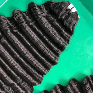 Extensiones de cabello de Trama humana alineadas con cutícula completa de onda profunda de color negro Natural 1B - Product Image 6