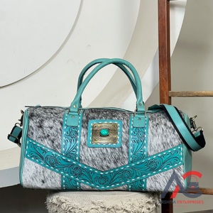 Sacs de voyage en cuir de vachette fait main de haute qualité 2026, élégants avec détails floraux et conchos turquoise, sacs de week-end - Product Image 1