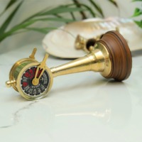 Télégraphe miniature en laiton pour cabine de machine, décoration nautique vintage, base en bois artisanale, inspiré des marins et des bateaux.