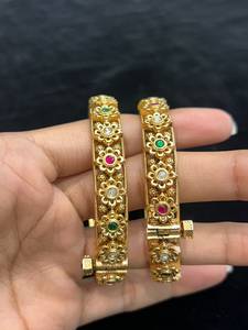 กำไลข้อมือผู้หญิง TISHYA DIAMOND ชุบทอง ประดับคริสตัลแบบ Channel Set และดีไซน์เรขาคณิต เครื่องประดับงานแต่งงานสไตล์ชาติพันธุ์สุดอินเทรนด์ - Product Image 1