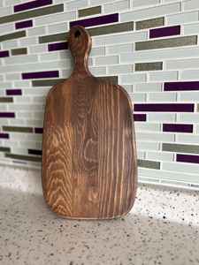 Planche à découper en bois de qualité supérieure, surface de découpe artisanale de forme personnalisée, design antidérapant, idéale pour la cuisine, la viande et les légumes - Product Image 3