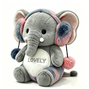 Orejeras de peluche de elefante personalizadas en degradado rosa-azul, orejeras de peluche de elefante con pompones en degradado, elefante de peluche con vientre blanco. - Product Image 1