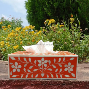 Boîte à mouchoirs élégante en bois faite à la main avec incrustation en laiton porte-serviettes carré pour bureau salon salle de bain utilisation gravée à la main - Product Image 4