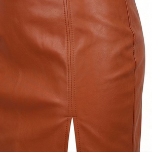 Jupe crayon mini en similicuir taille haute pour femme avec fente latérale, couleur unie, design brillant, à porter toute l'année - Product Image 5