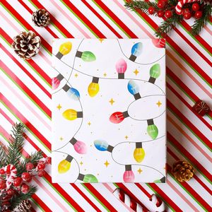 Papel de Regalo Navideño Reversible Vintage, Rollo de Papel de Regalo Clásico con Rayas Claras para Fiestas Navideñas - Product Image 3