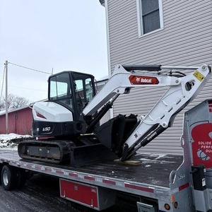 Mini-excavatrice sur chenilles Bobcat E50, excavatrice compacte sur chenilles avec accessoire de débroussaillage - Product Image 3