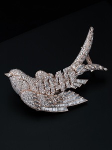 Colgante de pájaro con temática animal, chapado en oro rosa, con piedras de moissanita, dije unisex, regalo de joyería, dije con engaste de canal en oro macizo - Product Image 1
