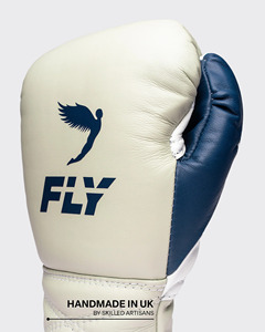Ensemble de boxe Muay Thai professionnel de qualité supérieure en cuir véritable personnalisé blanc et bleu, durable pour l'entraînement et le combat - Product Image 2