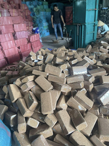 Eco2go Vietnam Bloc de tourbe de coco compressé pour jardinage, support de culture naturel, léger et organique, idéal pour la plantation de fleurs et les plantes à forte consommation d'eau - Product Image 4