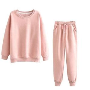 Ensemble de survêtement sportif deux pièces chaud et confortable pour femmes, collection automne-hiver Pakistan, dans un emballage haut de gamme - Product Image 1