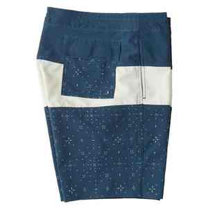 Nouveaux shorts de sport pour hommes en polyester et nylon, personnalisables, pour la course, la gym, la plage, l'entraînement et le fitness - Product Image 2