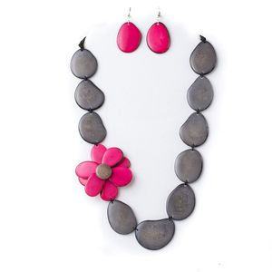 Collier en résine artisanal élégant pour femmes, accessoire de mode en cristal - Product Image 5