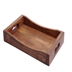 Elegante bandeja de servicio de madera duradera para el hogar y la hospitalidad Bandeja decorativa versátil para todos los ajustes - Product Image 1