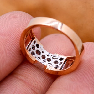 Anillo de compromiso de banda ancha con diamantes naturales de corte princesa en oro rosa macizo de 18 quilates de dos tonos, joyería fina para mujer, venta al por mayor - Product Image 2