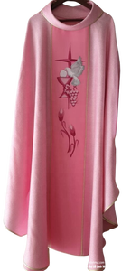 ชุดบาทหลวงสีชมพูพาสเทล ผ้าโพลีเอสเตอร์ ปักลายทอง พร้อมผ้าคลุมไหล่ สวมใส่สบาย นุ่ม ทุกฤดู - Product Image 5