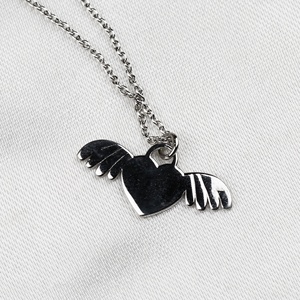 Vente en gros de colliers pendentifs en argent sterling 925 avec ailes d'ange et cœur, bijoux Memoria - Product Image 2