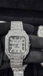 นาฬิกาข้อมือผู้ชายหรูหราแบบขายส่ง ประดับเพชรโมอิสซาไนต์ VVS ระดับพรีเมียม สไตล์ฮิปฮอป ตัวเรือนทองคำขาว/ทองคำเหลือง สแตนเลสสตีล ระบบออโตเมติก สำหรับธุรกิจ หน้าปัดอนาล็อก - Product Image 2