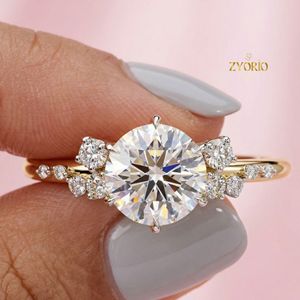 Anillo de Diamantes de Corte Redondo Inspirado en la Naturaleza en Oro de 18K, Anillo de Compromiso de Lujo con Racimo de Hojas, Joyería Fina para Novia - Product Image 2
