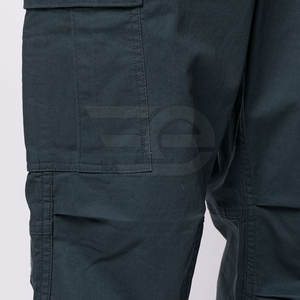 Pantalones de trabajo de alta visibilidad con franjas reflectantes y múltiples bolsillos para construcción, trabajo en carreteras y seguridad en fábricas - Product Image 6