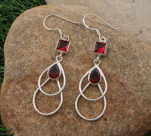 Boucles d'oreilles pendantes en grenat rouge naturel, argent sterling 925, délicates, minimalistes, pierre précieuse rouge vin, mariage et fête - Product Image 6
