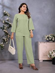 Ensemble de vêtements ethniques tendance en tissu importé pour femmes, à porter au quotidien et pour les fêtes - Product Image 3
