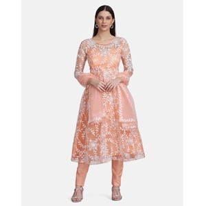Costume Anarkali pour femme très demandé, manches 3/4, en crêpe filet semi-couturié, pour les occasions de fête et de mariage - Product Image 1