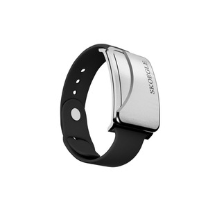 Pulsera Inteligente con Rastreador GPS SKOEGLE para Niños y Adultos Mayores, Botón SOS, Batería Recargable, Rastreo en Tiempo Real, Navegación GPS - Product Image 1
