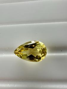 Tourmaline Jaune Naturelle Taille Poire, Gemme Précieuse de Collection de Qualité Supérieure, Extraite de l'Ensemble Terrestre, pour la Fabrication de Bijoux et de Bagues - Product Image 1