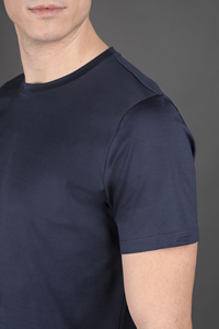 Camiseta de Hombre Personalizada de Alta Calidad, de Algodón Mercerizado, con Logotipo Frontal Tejido, Transpirable, con Acabado Premium Brillante para Negocios - Product Image 6