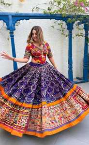 Ensemble Lehenga Choli traditionnel indien pakistanais en coton mousseline avec travail de miroirs, jupe ample et haut court pour les occasions de mariage - Product Image 2
