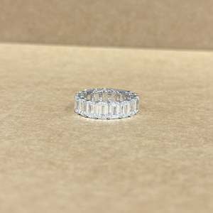 Anillo de Eternidad de Lujo en Oro Blanco de 14k con Diamantes en Forma de Esmeralda LGD, 12.21 CT de Peso Total, Diseño de Aniversario de Bodas - Product Image 2