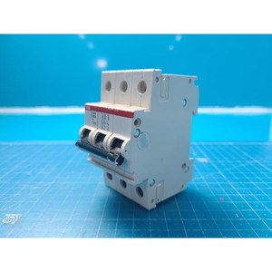 Disjoncteur miniature ABB S283W S283W K40A d'occasion – Pièces d'équipement semi-conducteur de génération précédente - Product Image 2