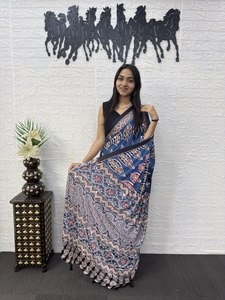 <b>Green</b> <b>Silk</b> Saree With Embroidery Traditional Women's Wear India Pakistan Wedding Engagement All Seasons - Product Image 1