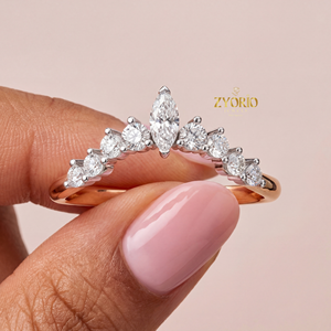 Bague de mariage et de fiançailles de luxe en argent 925 bicolore avec diamant taille marquise, style diadème courbé en V, pour empilage et superposition - Product Image 1