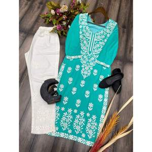 TRAVAIL DE BRODERIE EN FIL DE RAYONNE À LA MODE KURTI AVEC PALAZZO VERT DE MER - Product Image 3