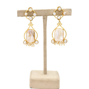 Pendientes de Perlas Naturales de Agua Dulce Blancas Ostra, con Alambre, Latón Chapado en Oro de 24K, Sin Níquel, Hechos a Mano, Estilo Vintage Cristiano, Irregulares - Product Image 3