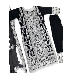 Ensemble de vêtements de fête pour femmes de créateur haut bas Dupatta avec travaux cousus pour les occasions spéciales - Product Image 1