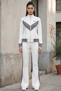 Conjunto Deportivo de 2 Piezas para Mujer, Color Blanco con Bloques de Color, Chaqueta con Cierre y Cuello Alto, Pantalones Acampanados - Product Image 5