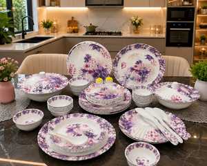 Service de vaisselle en céramique florale 40 pièces, assiettes et bols peints à la main, plat de service avec couvercle, design rond pour les fêtes - Product Image 1